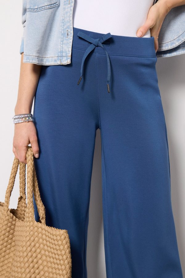 AirEssentials Wide Leg - Image 2