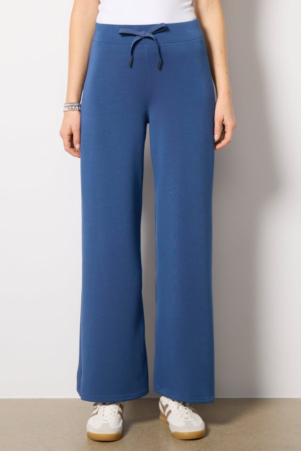 AirEssentials Wide Leg - Image 6