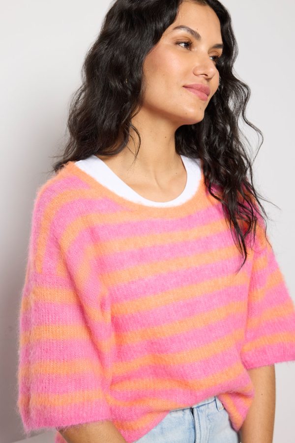 Nenybay Short Sleeve Pullover - Image 5