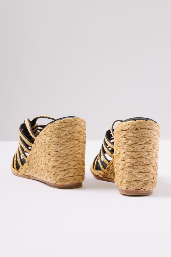 Calie Wedge - Image 3
