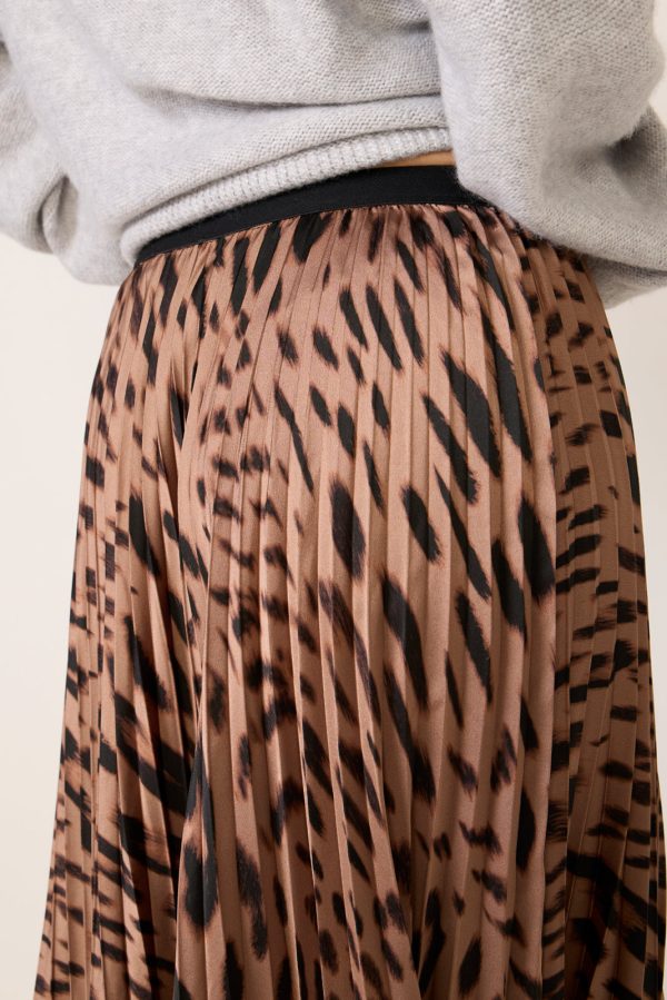 Nostalgia Pleated Midi Skirt - Image 4