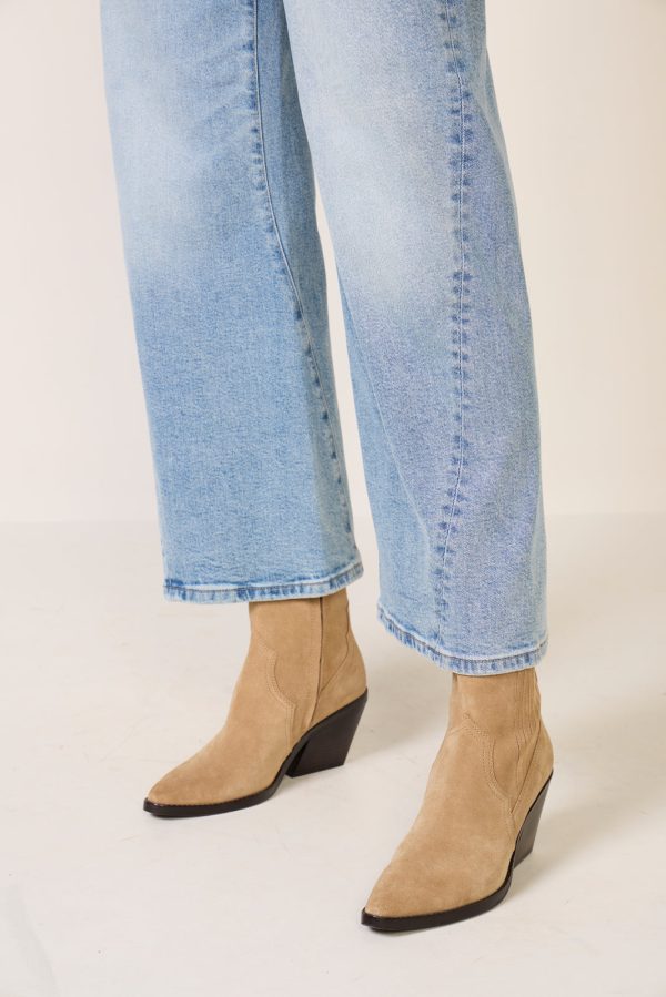 Kyra W/ Seaming Wide Leg Jean - Image 3