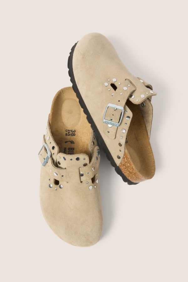 Boston Rivets Clog