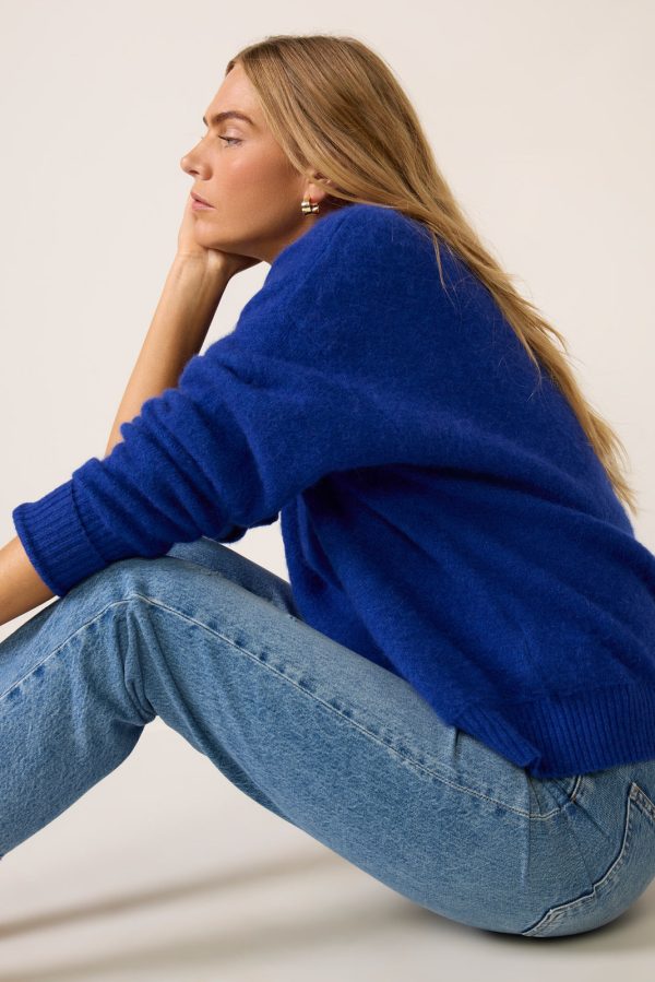 Vitow Pullover - Image 6