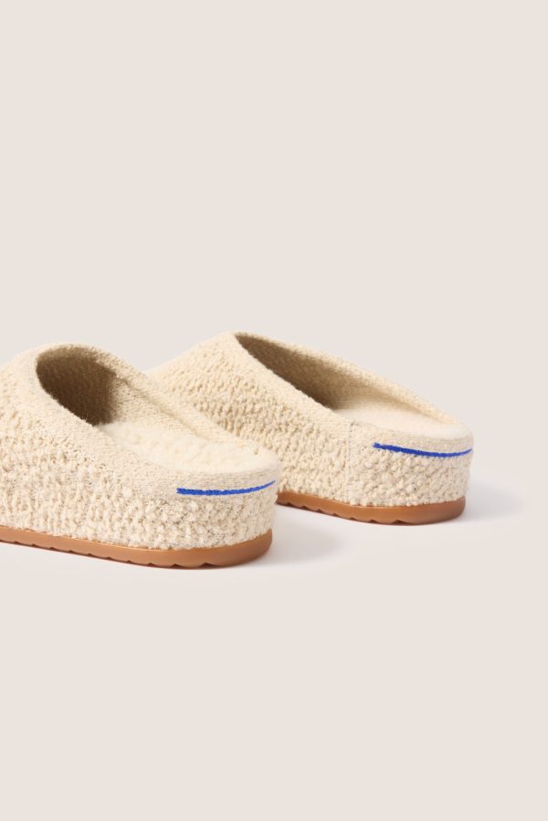 The Cozy Clog - Image 5