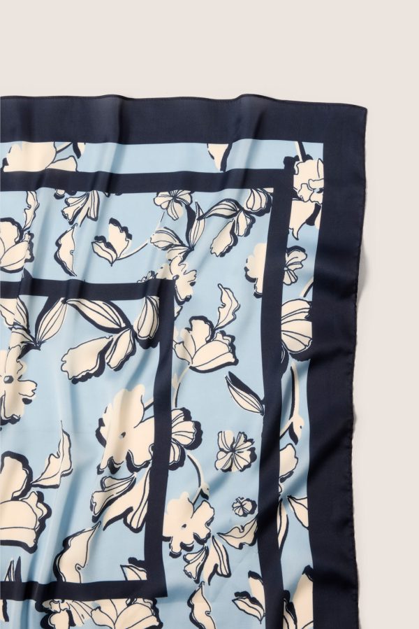 Becca Floral Bandana - Image 2