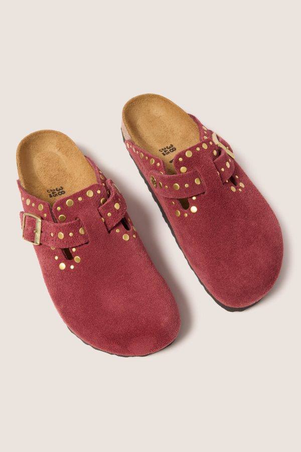 Boston Rivets Clog