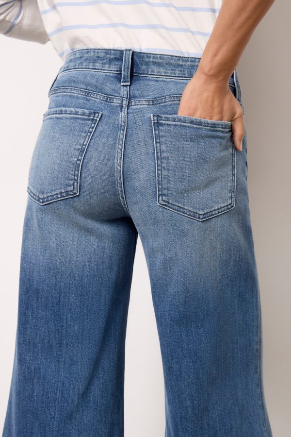 Goldie w Exaggerated Hem - Image 3