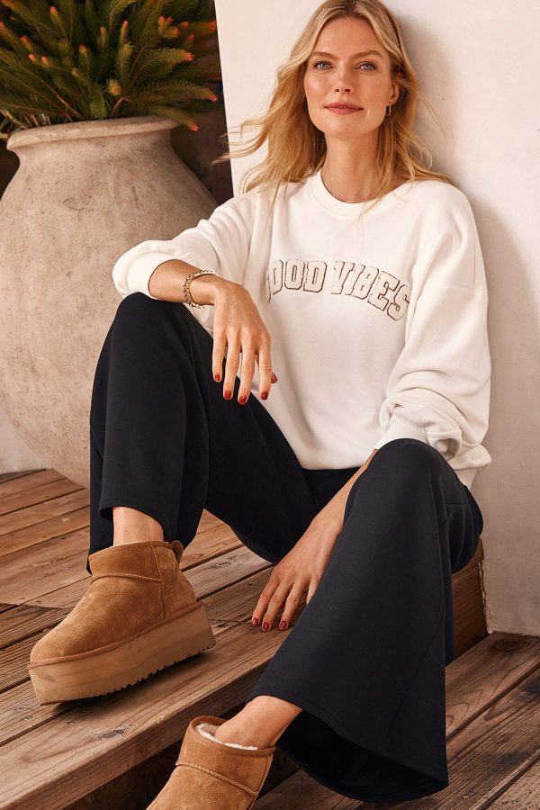 AirEssentials Wide Leg Pant - Image 9
