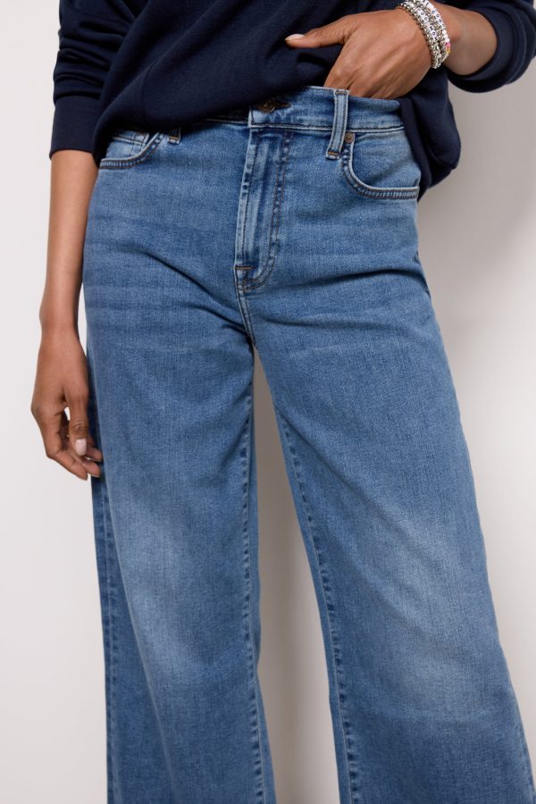 Cropped Alexa w Cut Hem - Image 2