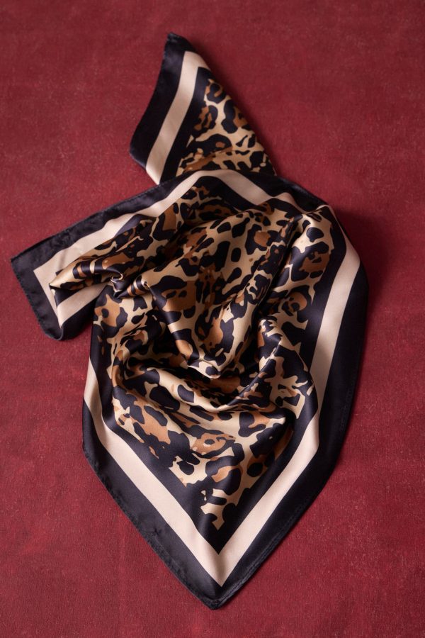 Portia Leopard Bandana - Image 3