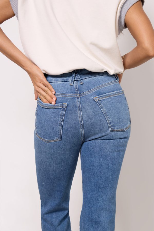 Always Fits Good Legs Straight - Image 7