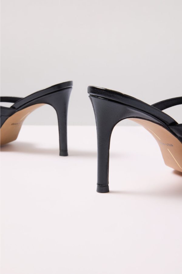 Kanika Toe Cap - Image 3