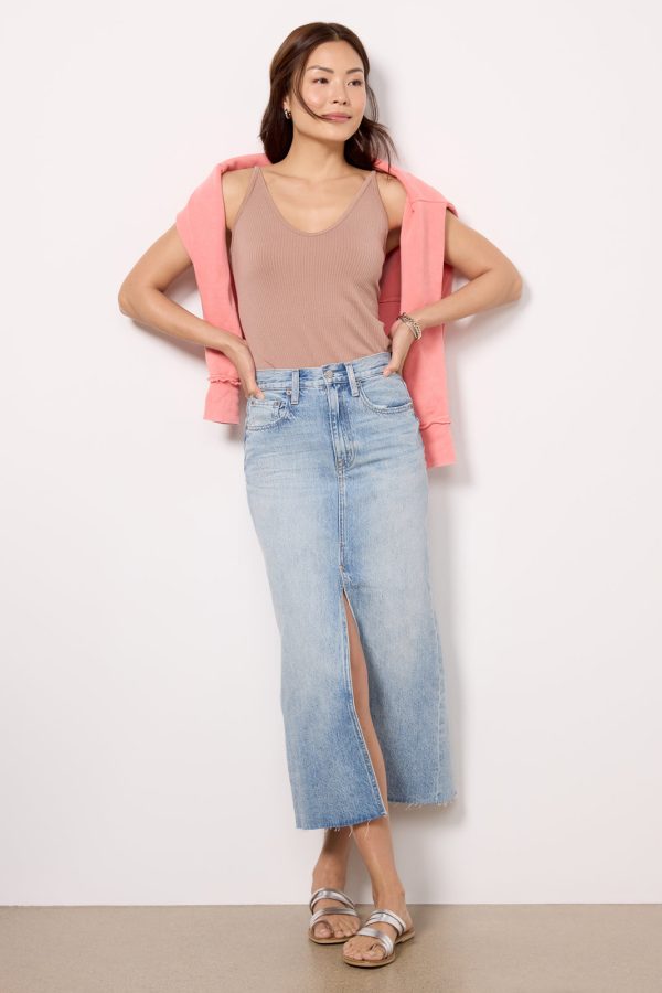 Nina Seamless V-Neck Tank - Image 3